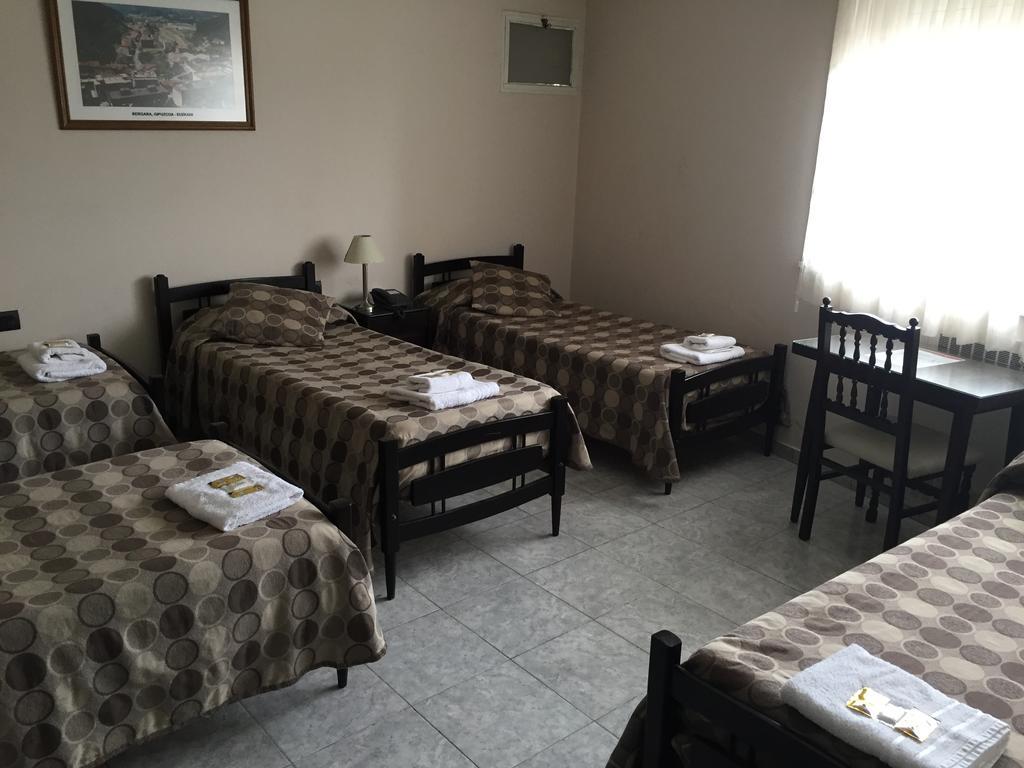 Hotel Euzko Alkartasuna Macachín エクステリア 写真