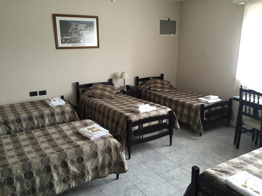 Hotel Euzko Alkartasuna Macachín エクステリア 写真