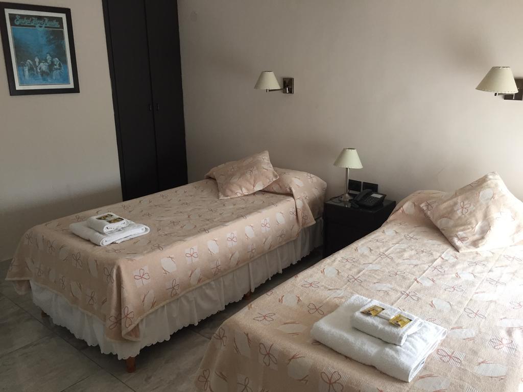 Hotel Euzko Alkartasuna Macachín エクステリア 写真