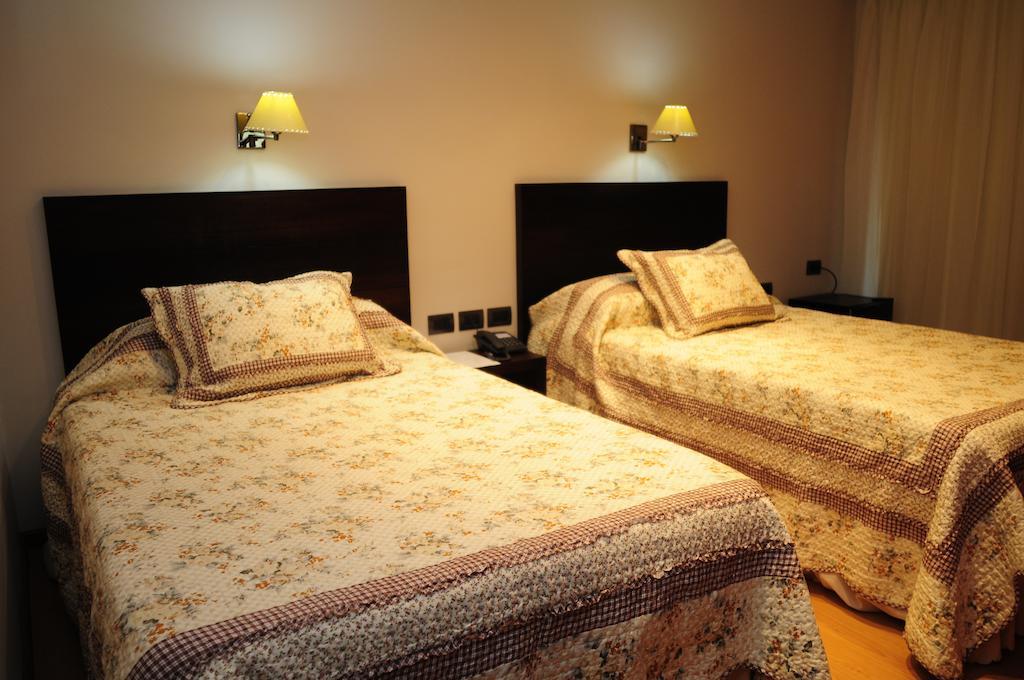 Hotel Euzko Alkartasuna Macachín 部屋 写真