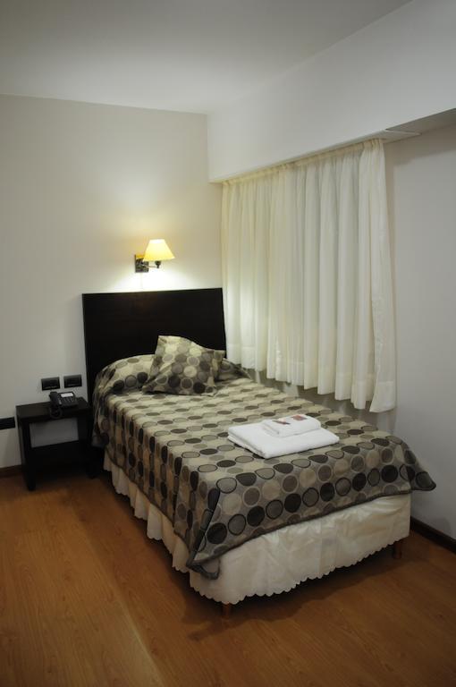 Hotel Euzko Alkartasuna Macachín 部屋 写真